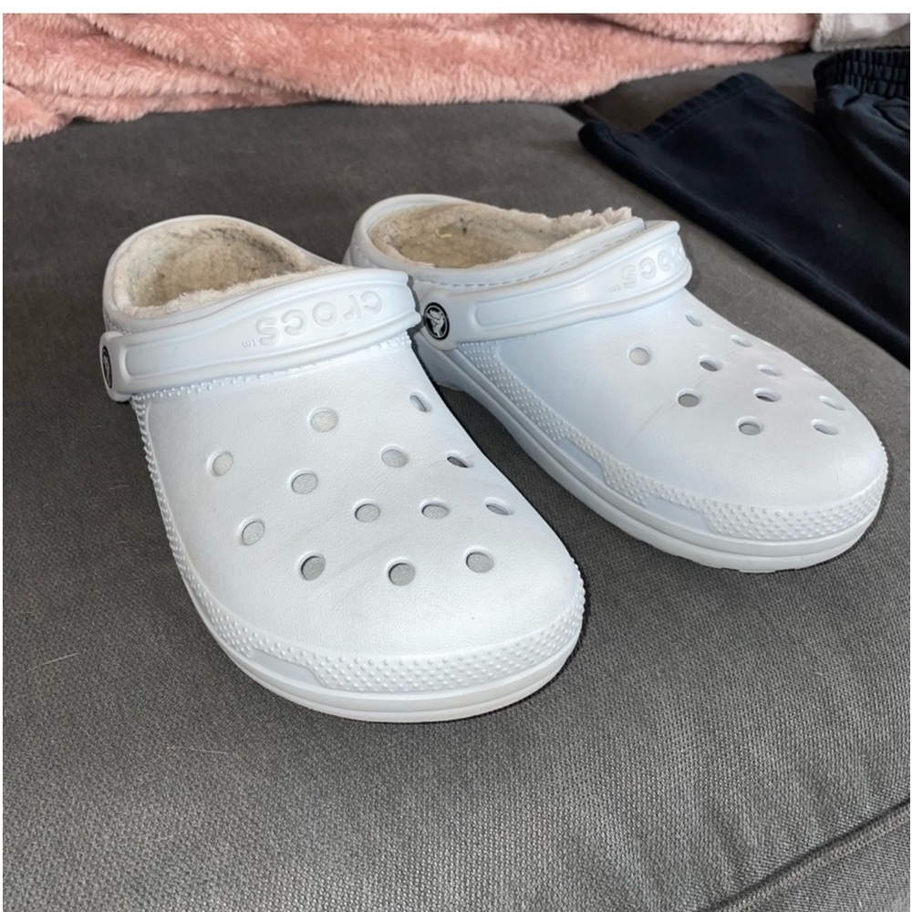 fuzzy crocs